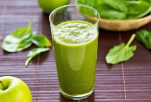 Weight Loss with Apple and Spinach Juice