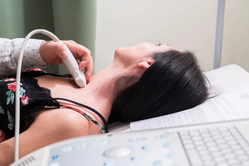 8 Signs That You Need to Have Your Thyroid Checked