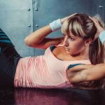 Do crunches hurt your neck?These are the proper techniques.